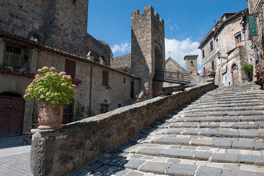 The View With A Room Bolsena Bagian luar foto